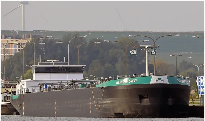 BERGSE DIEP Tanker IMO 9585637 photo 5