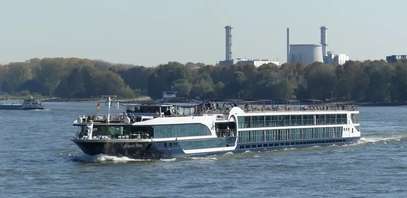 AVALON VISTA Passenger Ship IMO 9587025 photo 3