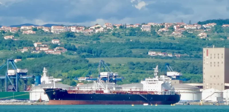 ASTELLA Tanker IMO 9587843 photo 5