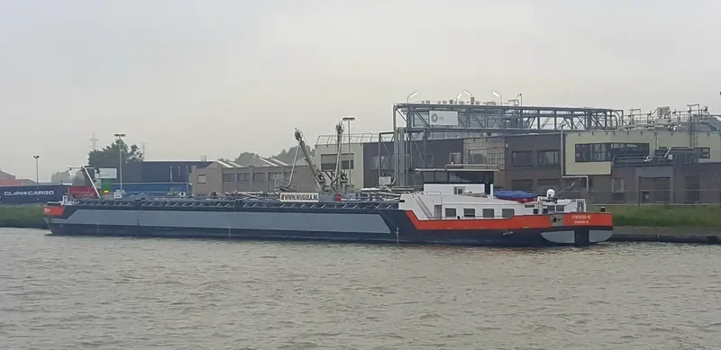 SYNTHESE 16 Tanker IMO 9588017 photo 7