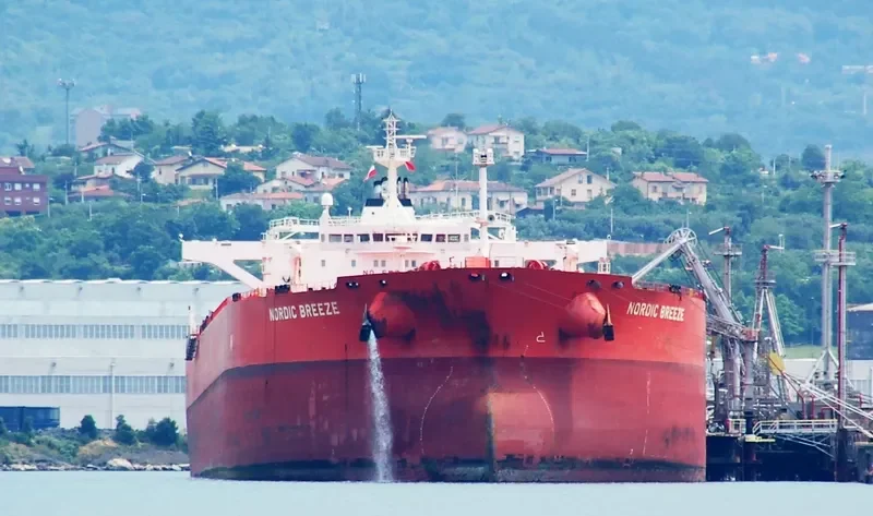 NORDIC BREEZE Tanker IMO 9588445 photo 10