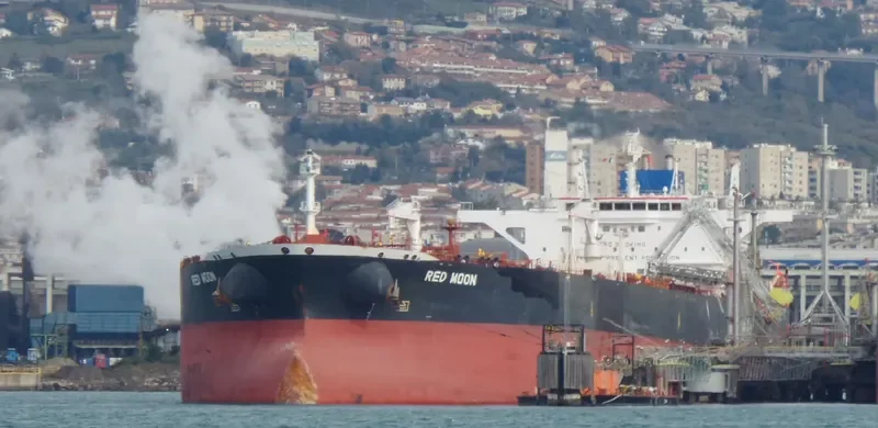 RED MOON Tanker IMO 9590307 photo 4