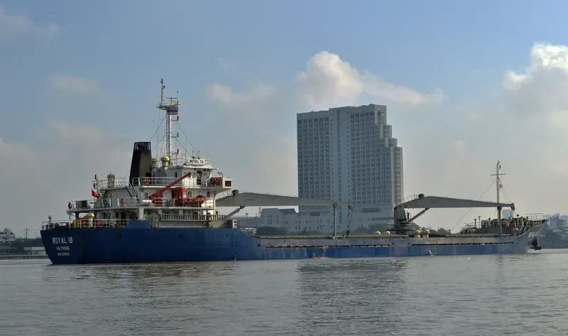ROYAL 18 Bulk Carrier IMO 9591662 photo 2