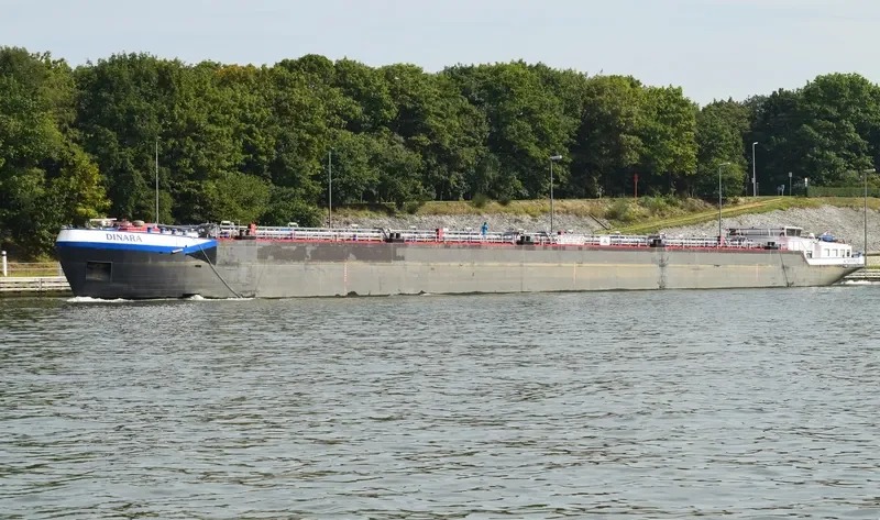 DINARA Tanker IMO 9592317 photo 2