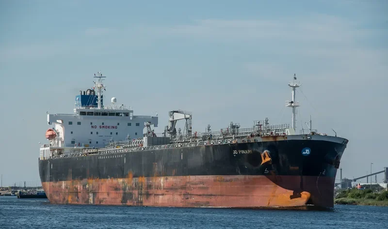 JO PINARI Tanker IMO 9592680 photo 4