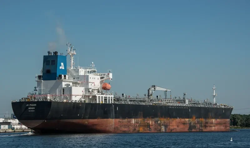 JO PINARI Tanker IMO 9592680 photo 5