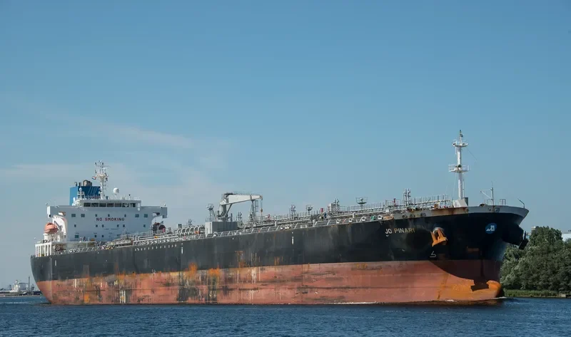 JO PINARI Tanker IMO 9592680 photo 6
