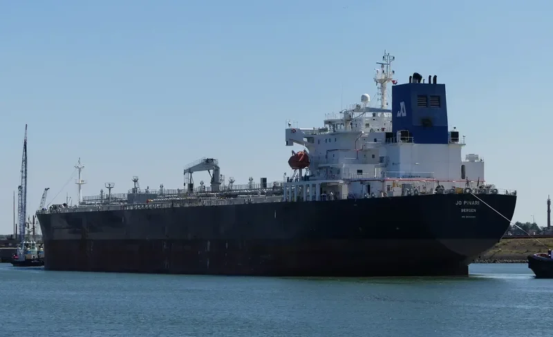 JO PINARI Tanker IMO 9592680 photo 8