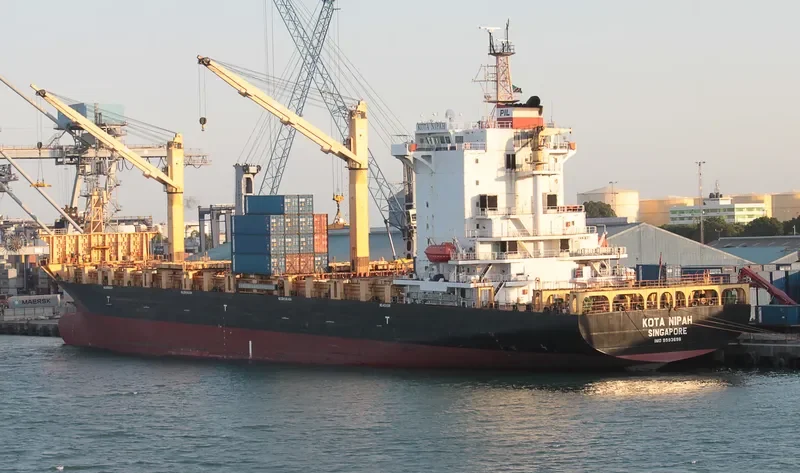 KOTA NIPAH Container Ship IMO 9593696 photo 7