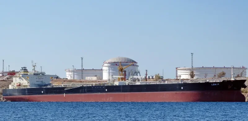 LENI P. Tanker IMO 9594133 photo 2