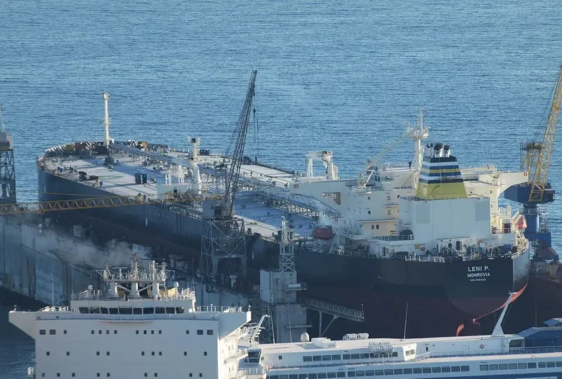 LENI P. Tanker IMO 9594133 photo 5