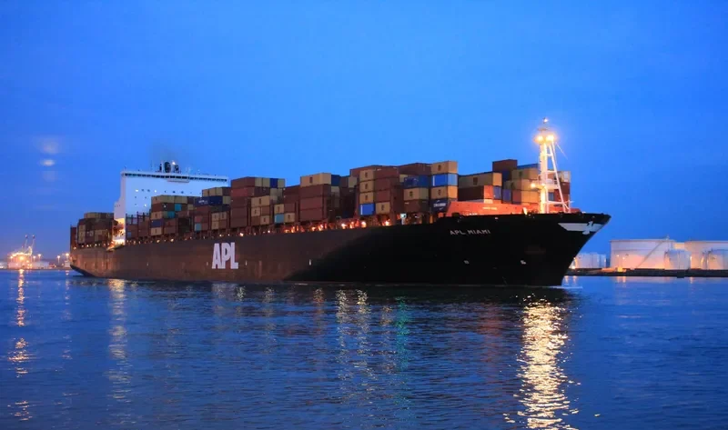 APL MIAMI Container Ship IMO 9597549 photo 8