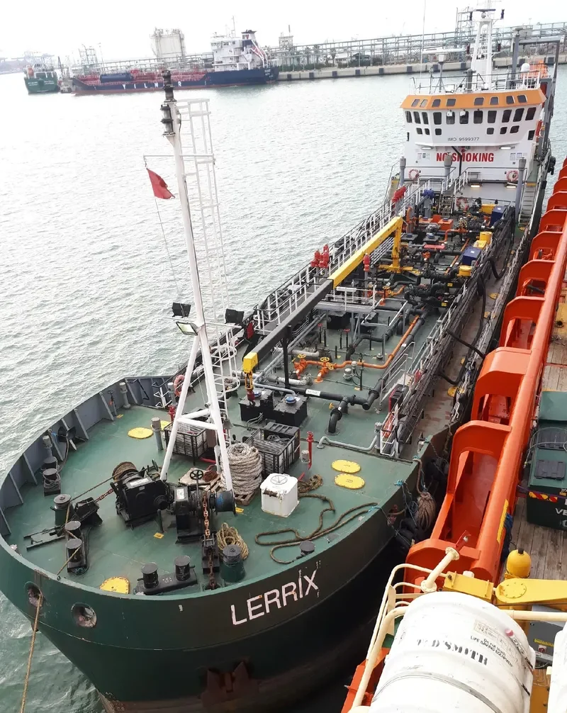 LERRIX Tanker IMO 9599377 photo 2
