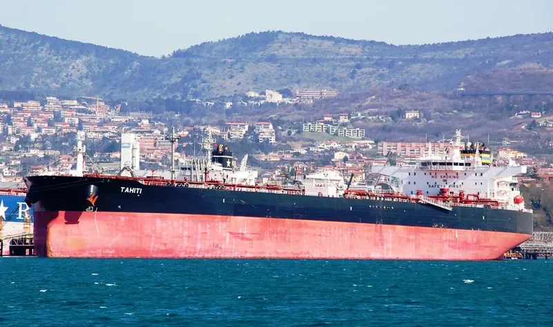 TAHITI Tanker IMO 9600877 photo 9