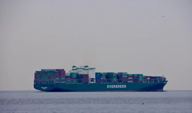 EVER LEGEND Container Ship IMO 9604093 photo 6