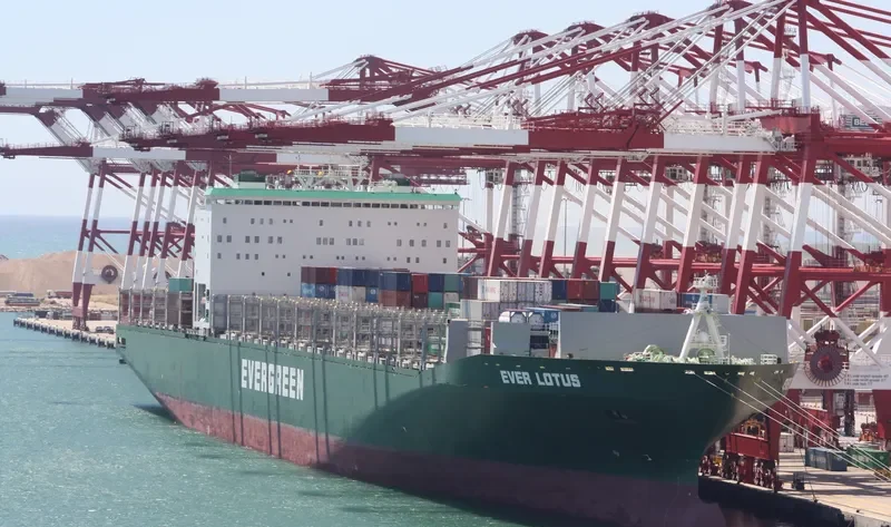 EVER LOTUS Container Ship IMO 9604122 photo 7