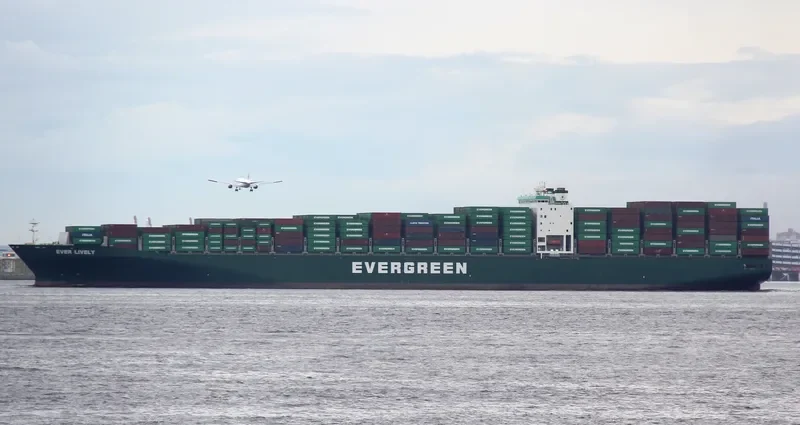 EVER LIVELY Container Ship IMO 9604134 photo 2