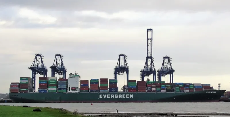 EVER LIVELY Container Ship IMO 9604134 photo 3
