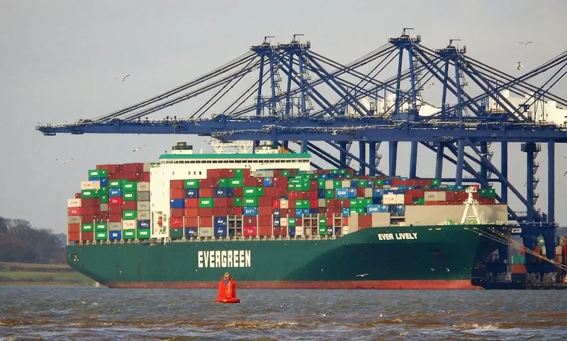 EVER LIVELY Container Ship IMO 9604134 photo 4