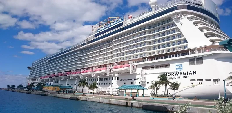 NORWEGIAN BREAKAWAY Passenger Ship IMO 9606912