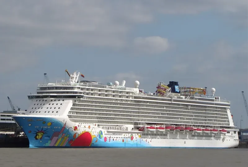 NORWEGIAN BREAKAWAY Passenger Ship IMO 9606912 photo 5