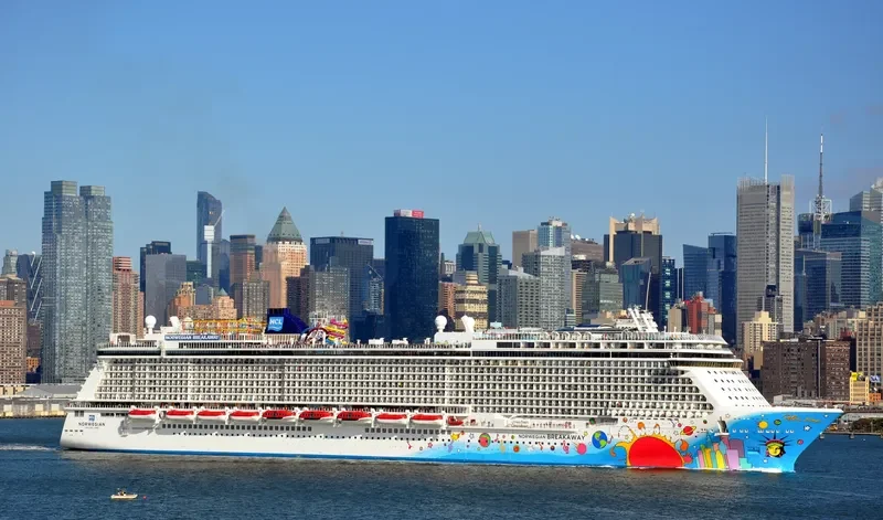 NORWEGIAN BREAKAWAY Passenger Ship IMO 9606912 photo 9