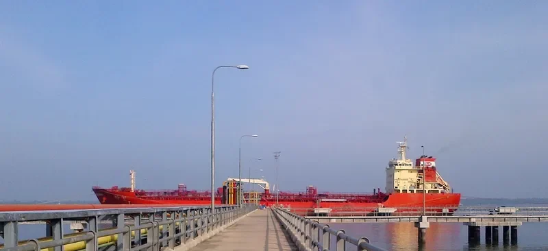 YU RU Tanker IMO 9607526 photo 2