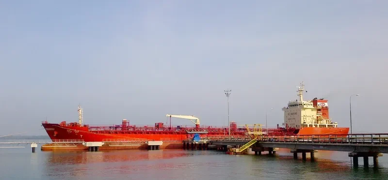 YU RU Tanker IMO 9607526 photo 3