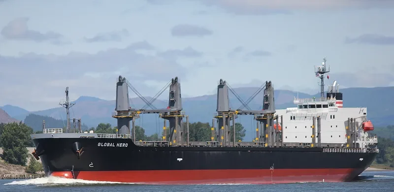 GLOBAL HERO Bulk Carrier IMO 9609354 photo 4