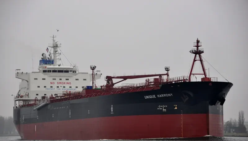 UNIQUE HARMONY Tanker IMO 9609914 photo 10
