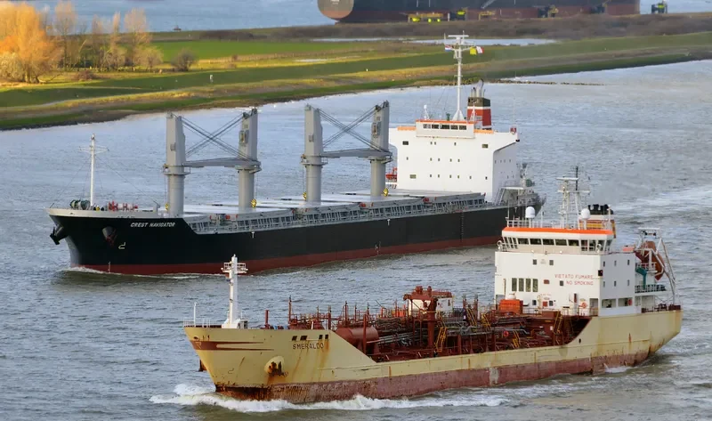 NAXOS Bulk Carrier IMO 9610224 photo 5