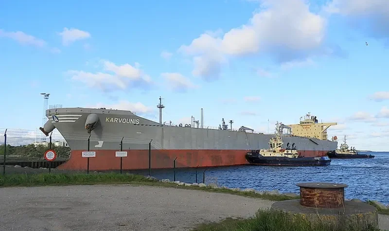 KARVOUNIS Tanker IMO 9612052 photo 10