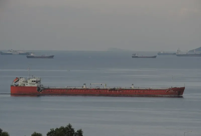YULIY MAKARENKOV Tanker IMO 9612923 photo 2