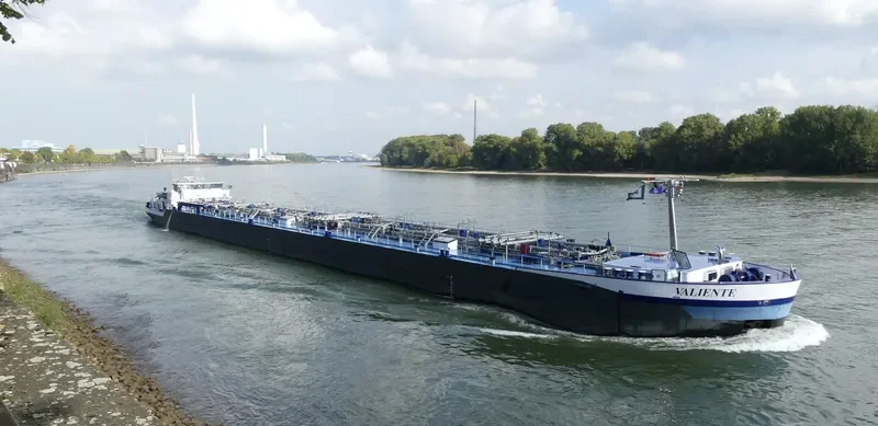VALIENTE Tanker IMO 9614725 photo 2