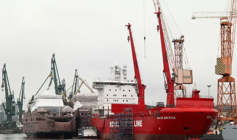 MALIK ARCTICA Container Ship IMO 9618135 photo 8