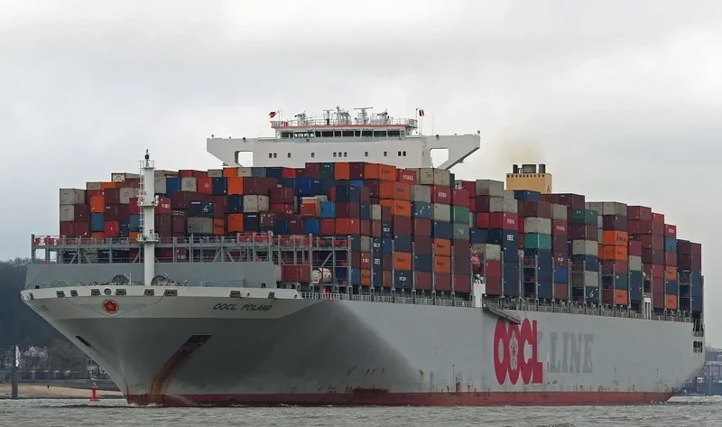 OOCL POLAND Container Ship IMO 9622588 photo 4