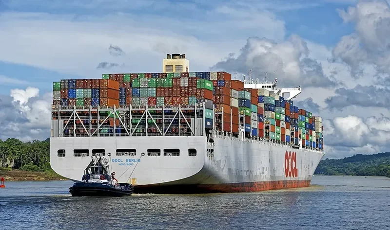 OOCL BERLIN Container Ship IMO 9622605 photo 3