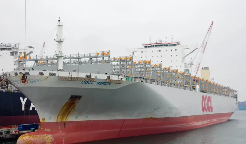 OOCL BERLIN Container Ship IMO 9622605 photo 5
