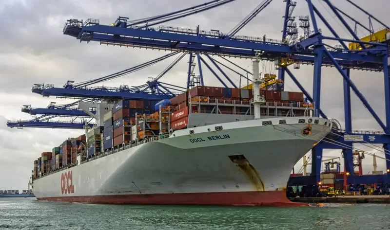 OOCL BERLIN Container Ship IMO 9622605 photo 6