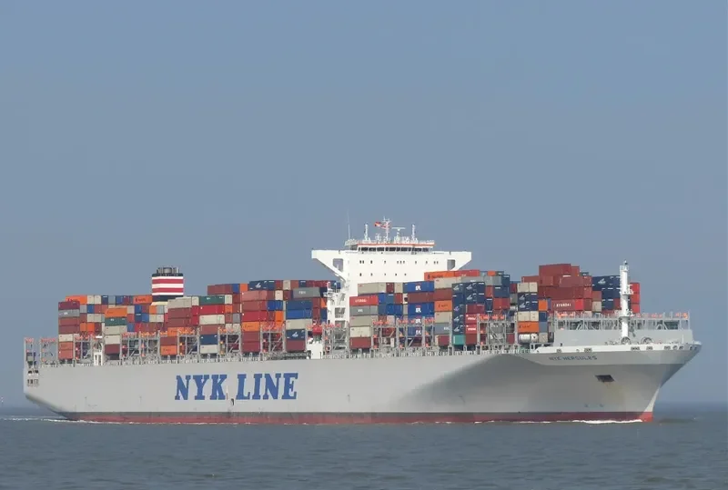 OOCL FRANCE Container Ship IMO 9622617 photo 3