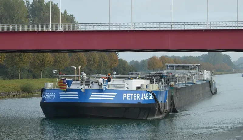 PETER JAEGERS Tanker IMO 9624081 photo 2