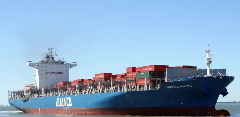 VICENTE PINZON Container Ship IMO 9625396 photo 4