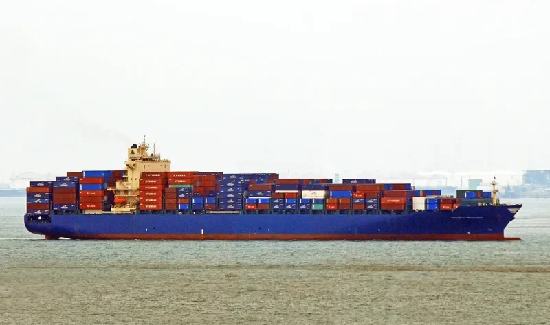 HYUNDAI PRIVILEGE Container Ship IMO 9625554 photo 10