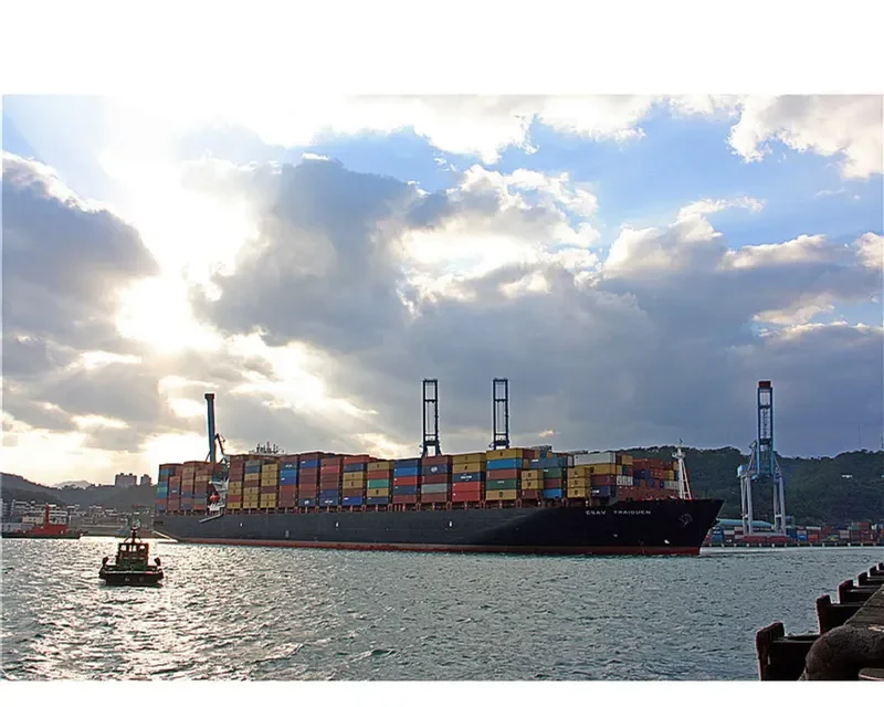 CSAV TRAIGUEN Container Ship IMO 9627904 photo 5