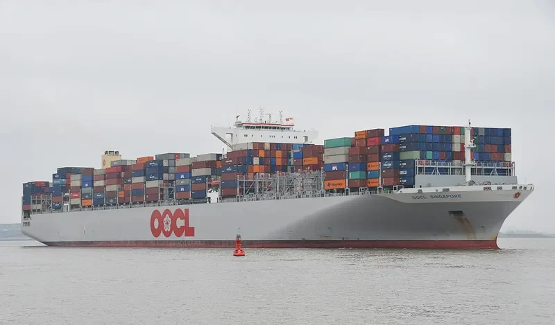 OOCL SINGAPORE Container Ship IMO 9628001 photo 3
