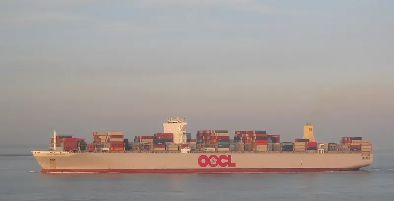 OOCL SINGAPORE Container Ship IMO 9628001 photo 6