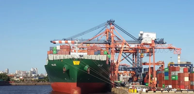 VALUE Container Ship IMO 9628166 photo 5