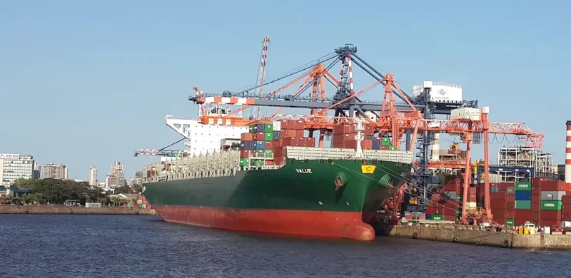 VALUE Container Ship IMO 9628166 photo 6