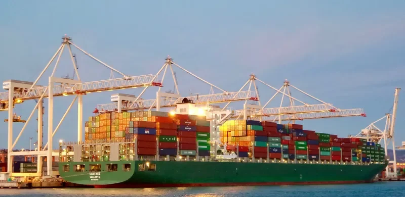 VANTAGE Container Ship IMO 9628192 photo 4