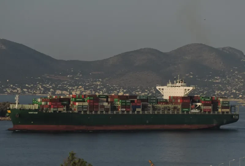 VANTAGE Container Ship IMO 9628192 photo 8